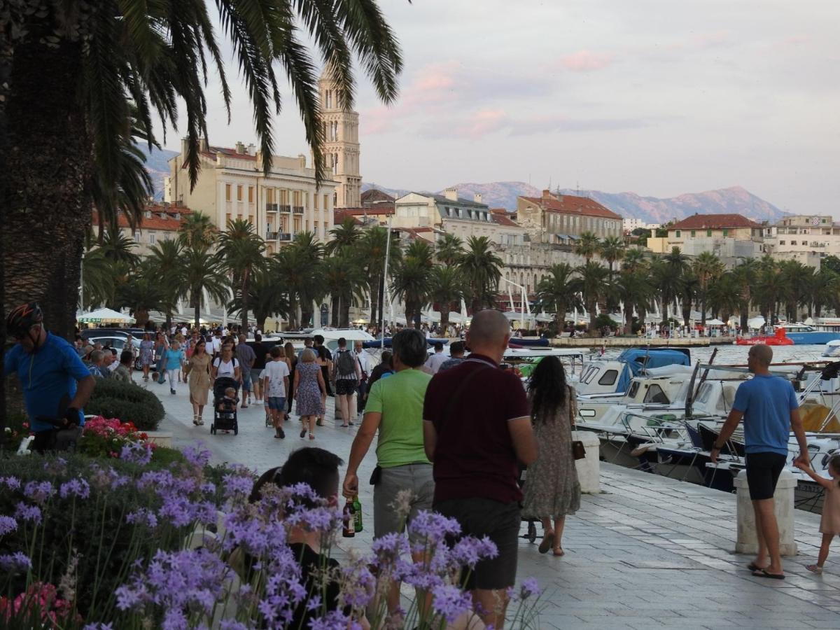 Famous Promenade Riva Apartment Split Eksteriør bilde