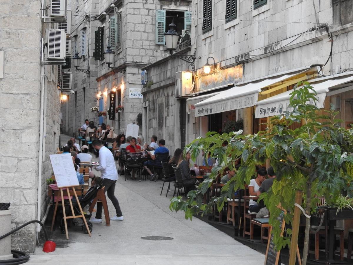 Famous Promenade Riva Apartment Split Eksteriør bilde